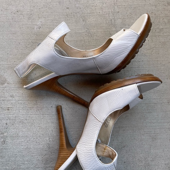 Michael Kors white size 9 ankle heels - Picture 6 of 16